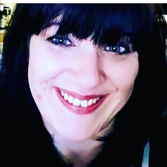 Meet your Posher, Christine - Picture 1 of 1